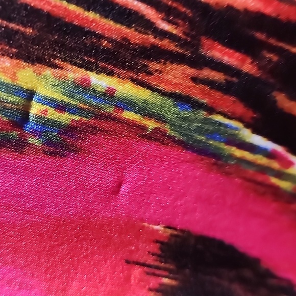 New directions Flowy Abstract Diamond Print Tank - Picture 8 of 8